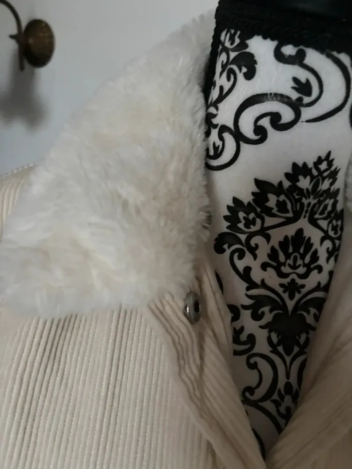Veste beige en velours côtelé taille 36 - photo numéro 4