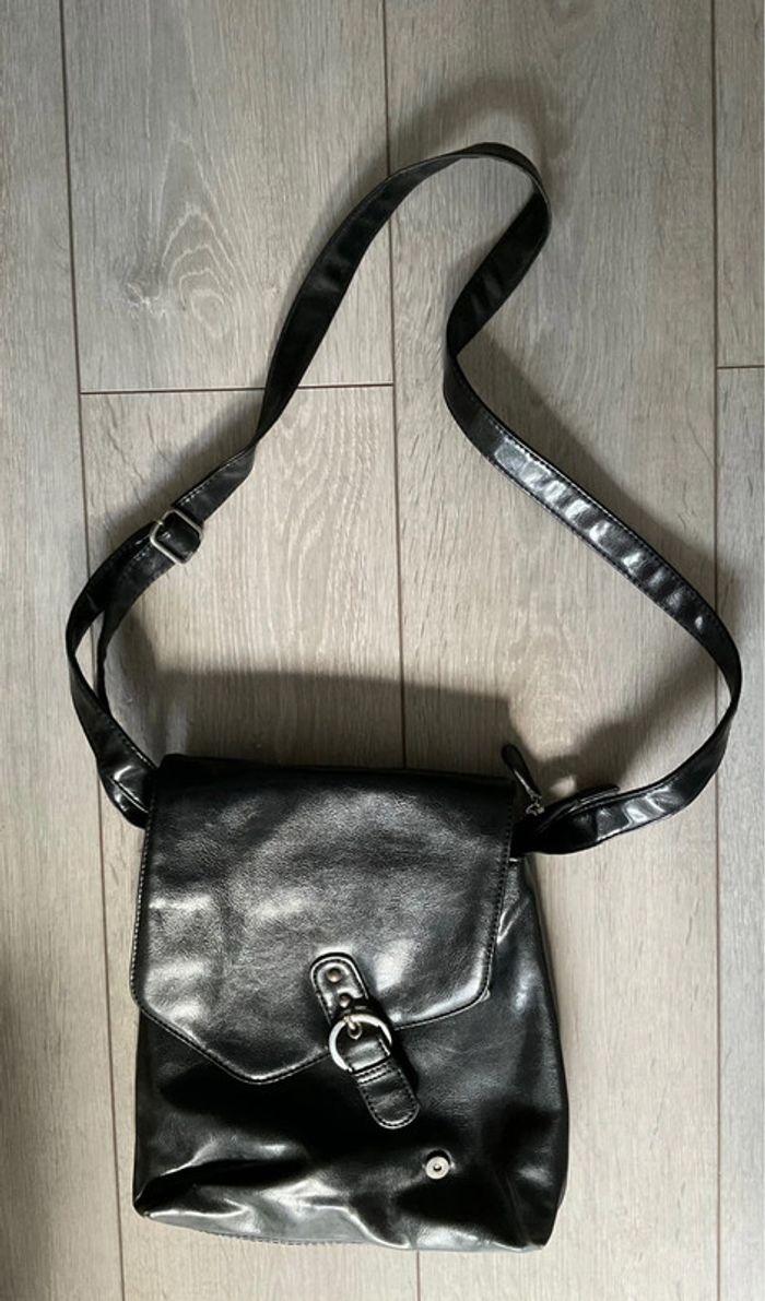 Sac à main en bandoulière noir pour femme