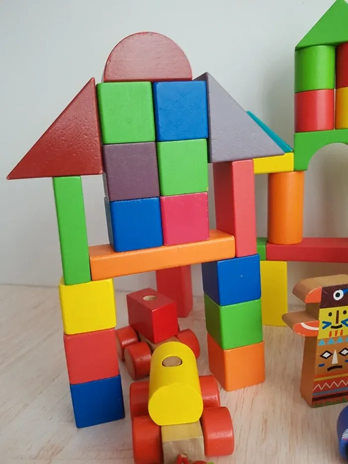 Voitures Auzou, totem et blocs de construction en bois - photo numéro 15