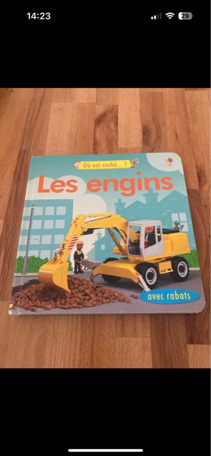 Livre cartonné enfant ou est caché... les engins