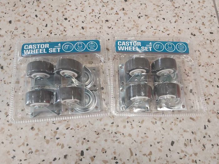 Set de 4 roulettes pivotantes et 4 roulettes fixes