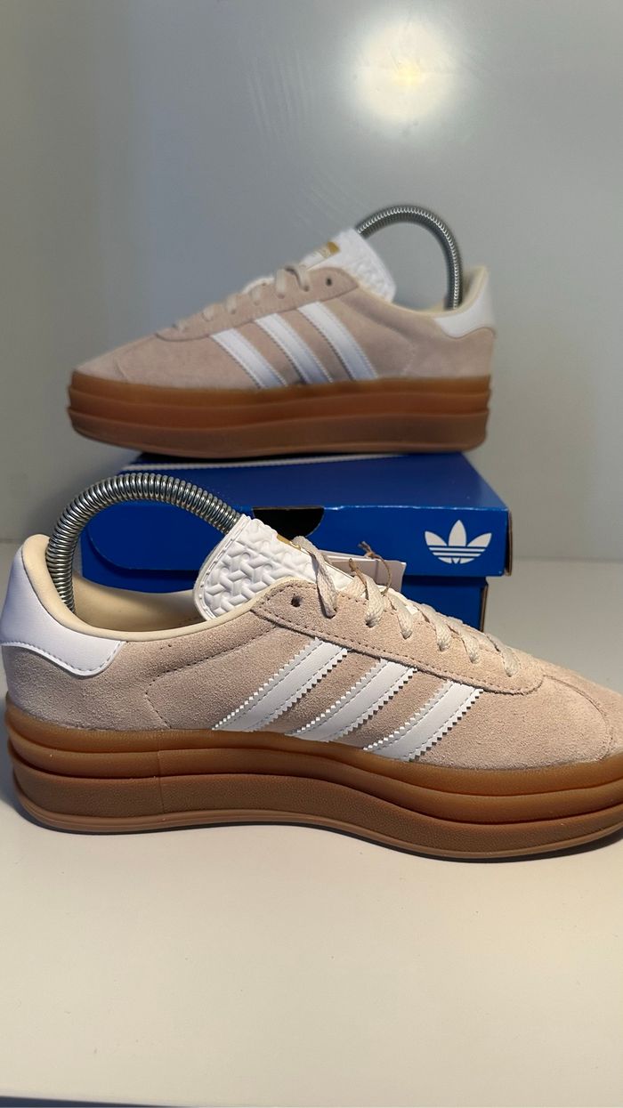 Adidas Gazelle Bold wonder white gold-met - taille 37 1/3 - photo numéro 2