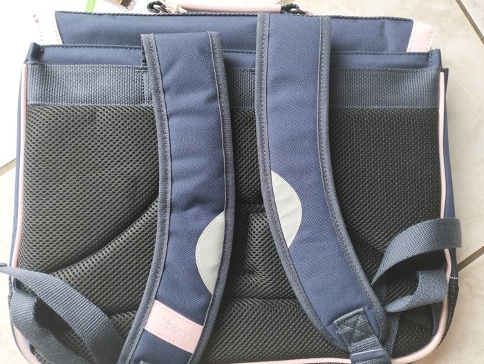 Cartable tann's 38cm neuf - photo numéro 3