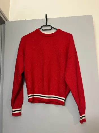 Pull rouge brillant