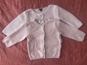 Lot 2 gilets bébé fille 9 mois - Vertbaudet & Kiabi