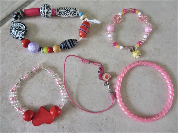 Lot colliers, bracelets, chouchous ressort, bagues - photo numéro 5