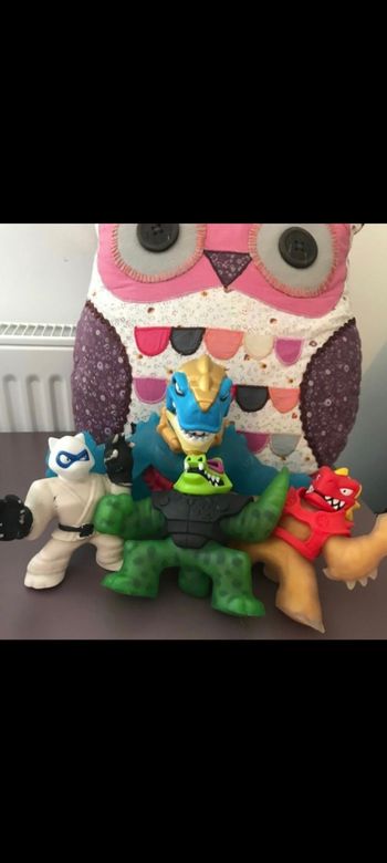 Lot de 4 figurines Goo Jit Zu dont Dinogoo Tyro le plus grand
