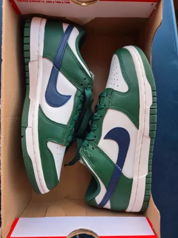 Nike dunk low taille 36 neuves vert bleu creme
