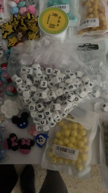 Materiel attache tetine