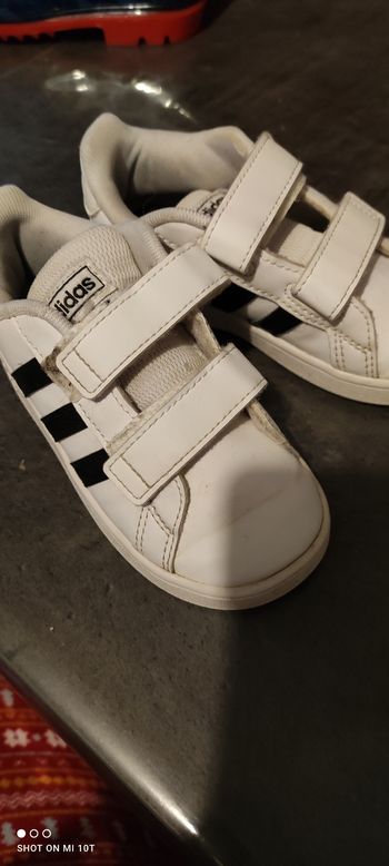 Chaussures adidas taille 24