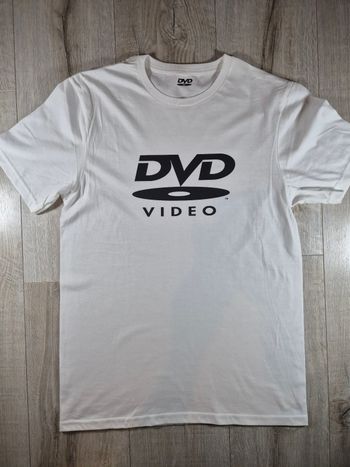 T-shirt blanc dvd vidéo 