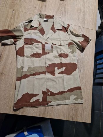 Chemisette militaire