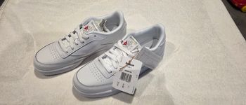 Basket reebok neuve taille 37