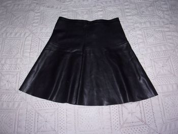 Jupe VERO MODA simili cuir souple taille 38 TBE