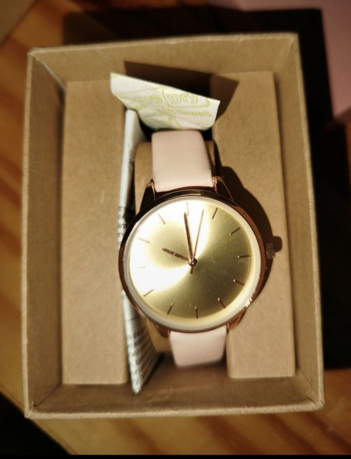 Jolie montre Yves Rocher - photo numéro 3