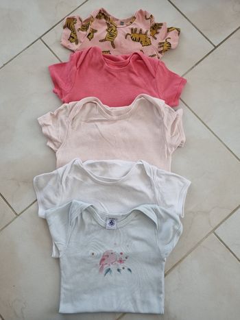 Lot 5 bodies primark, petit bateau, héma 24/36 mois