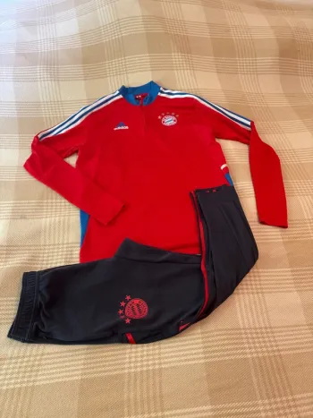 Ensemble Adidas Bayern Munich – Haut & Pantalon taille M