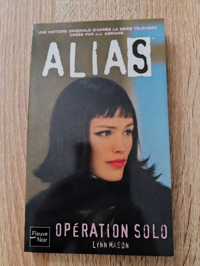 Lynn Mason 🌸 Opération solo - photo numéro 1