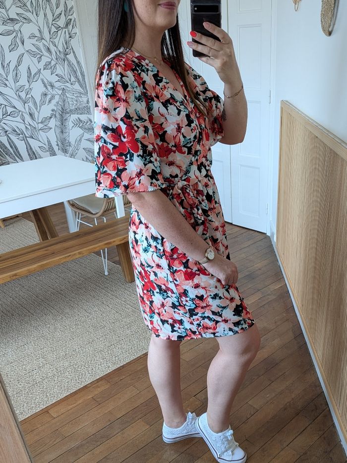 Robe fleurie coupe portefeuille Canberra Taille M/L - photo numéro 4