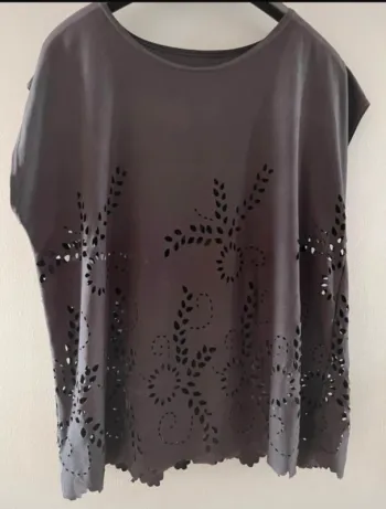 TEE shirt noir en L