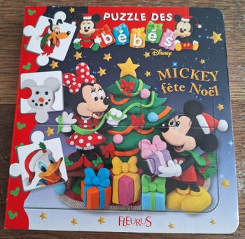 Livre Puzzles Mickey fête Noël