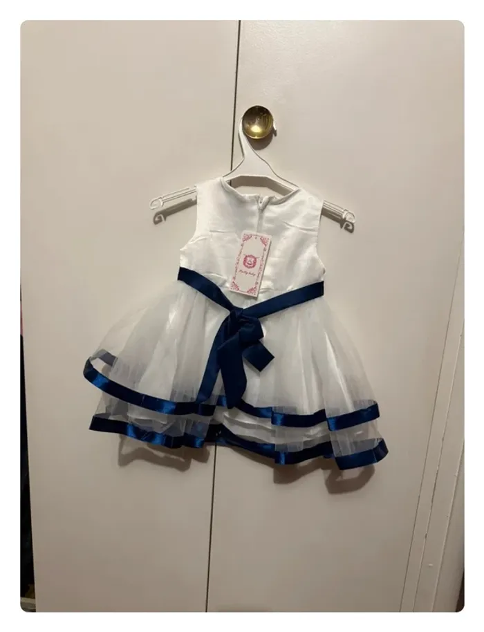 Robe festive blanche et bleue - photo numéro 2