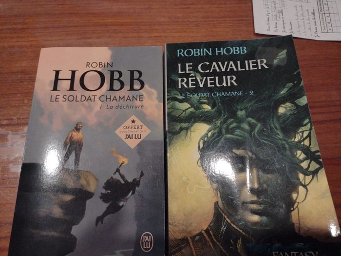 Lot Robin hobb. Le soldat chamane 1 et 2