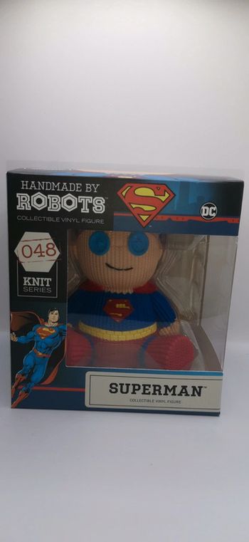 Figurine handmade by robots knit séries