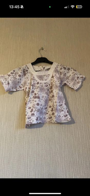 Tunique tape a l’oeil