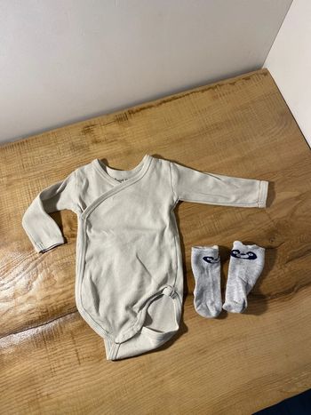 Ensemble body et chaussettes