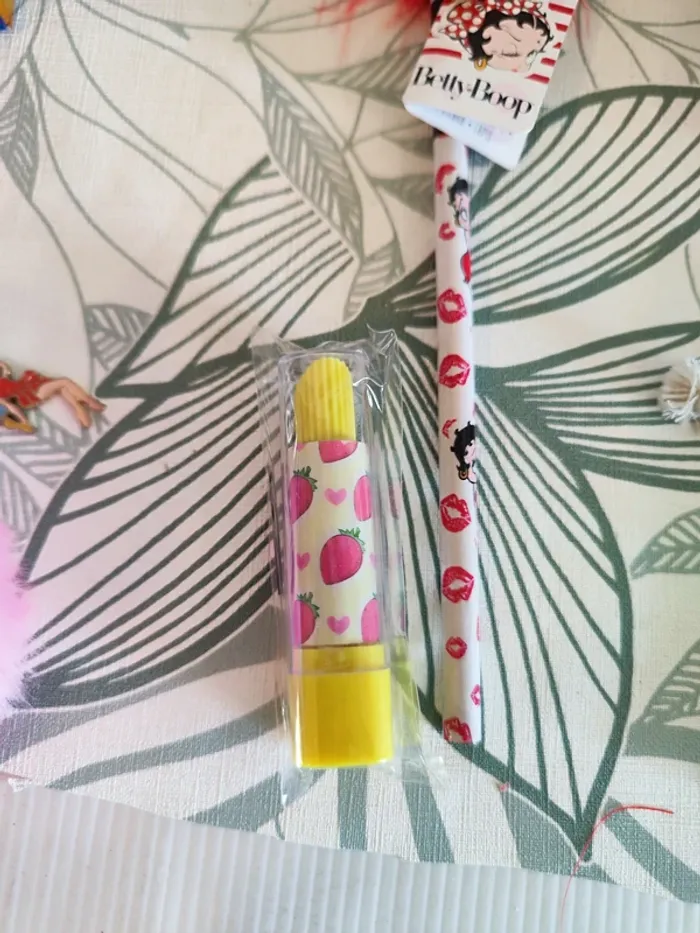 Coffret cadeau femme Mignonnerie des années 80/90 6 cadeaux Bisounours etc - photo numéro 8