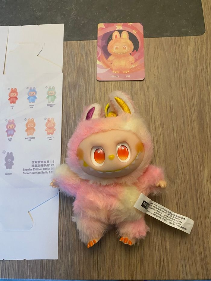 Labubu neuf et emballé loyalty loyauté - photo numéro 3