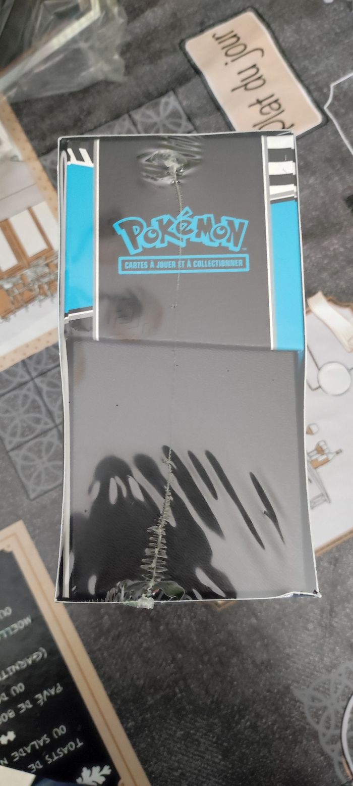 Pokémon ETB - Coffret dresseur d'elite EV10.5 - Foudre noire ( bloc écarlate et violet ) - neuf scellé - photo numéro 3