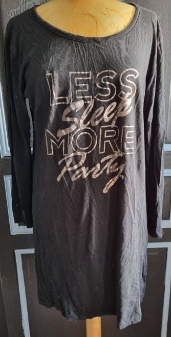 Robe de nuit avec écriture manches longues taille 2xl