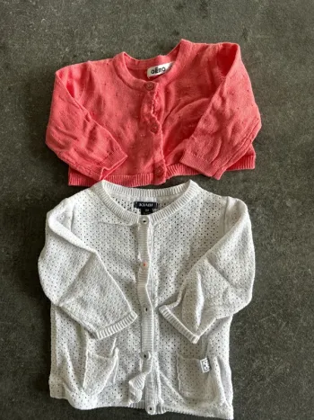 Lot de 2 gilets fins en 3 mois