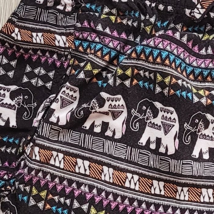 Short fluide. Fille 11 ans. Marque H&M - photo numéro 2