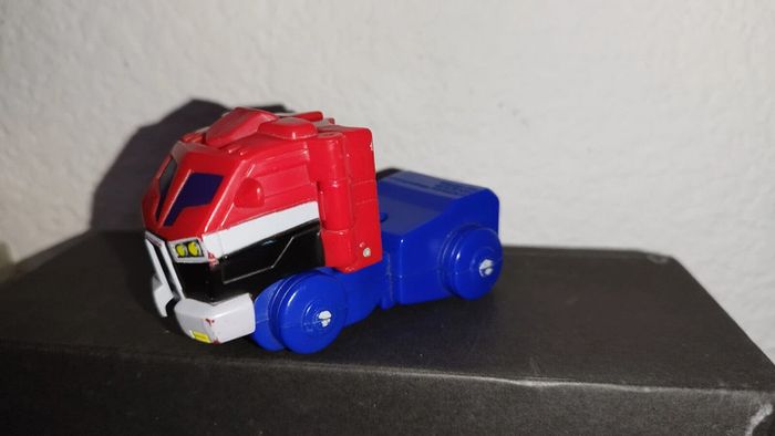 Figurine Transformers Optimus Mcdonald's 2008 Happy Meal figure Hasbro robot - photo numéro 2