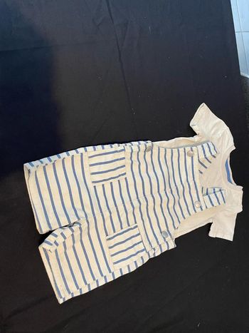 Salopette courte et tee shirt