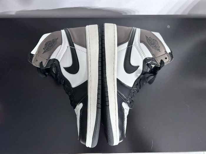 Air Jordan 1 Mid – Pointure 37,5 – Très bon état – Coloris noir/blanc/marron - photo numéro 4