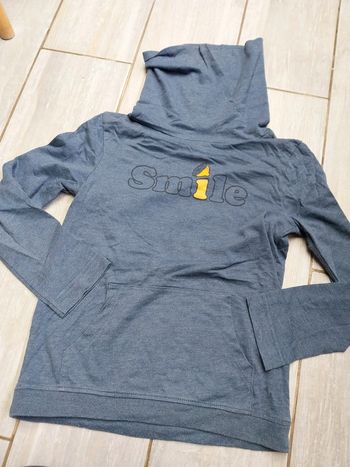 T-shirt garçon manche longue 10 ans très bon état kiabi