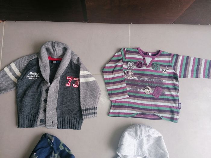 Lot 25 vêtements 2 ans garçon - photo numéro 7
