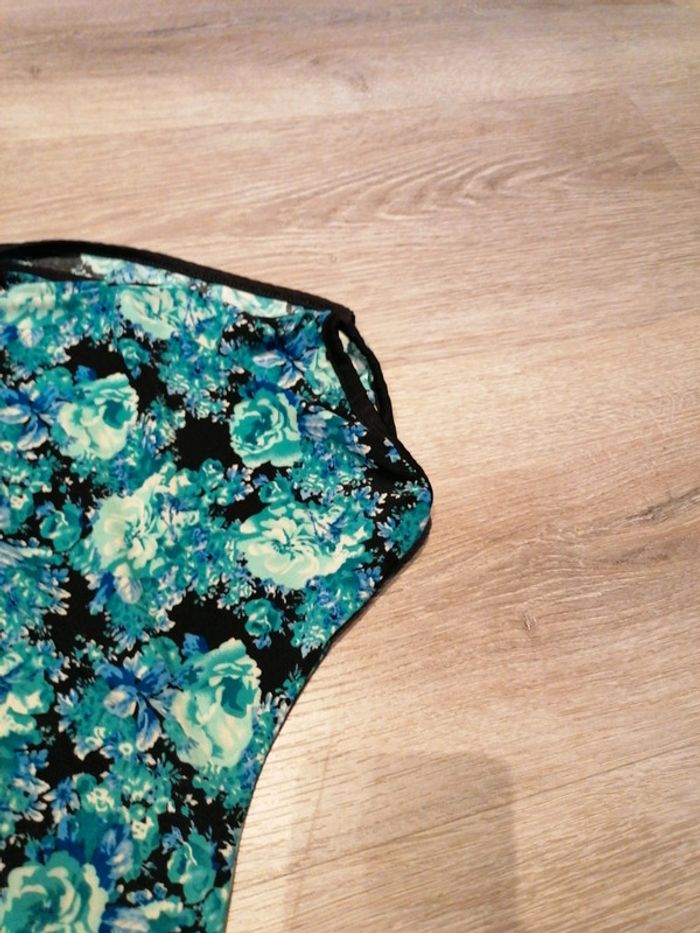 Tee shirt fleuri - photo numéro 2