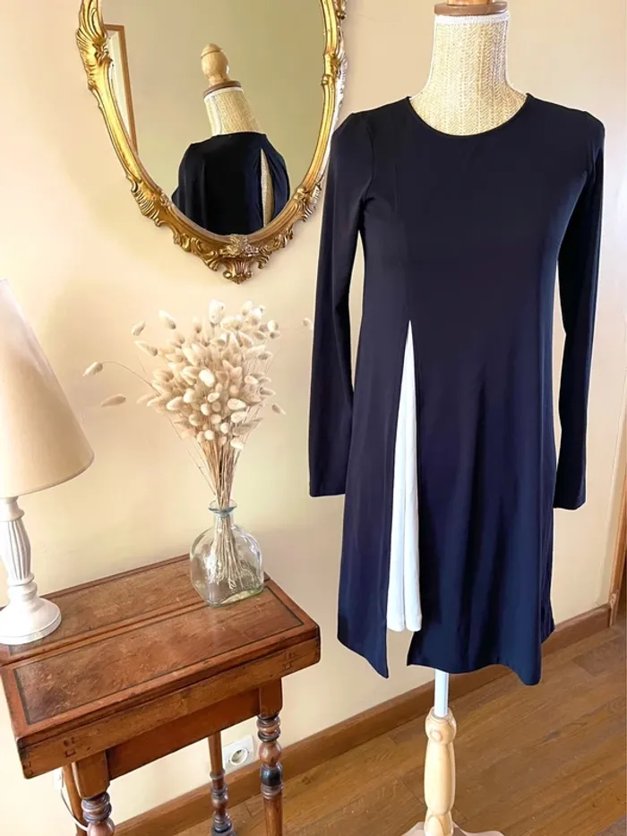 Robe Noire à Manches Longues Style Patineuse – Zara – Taille M - photo numéro 3