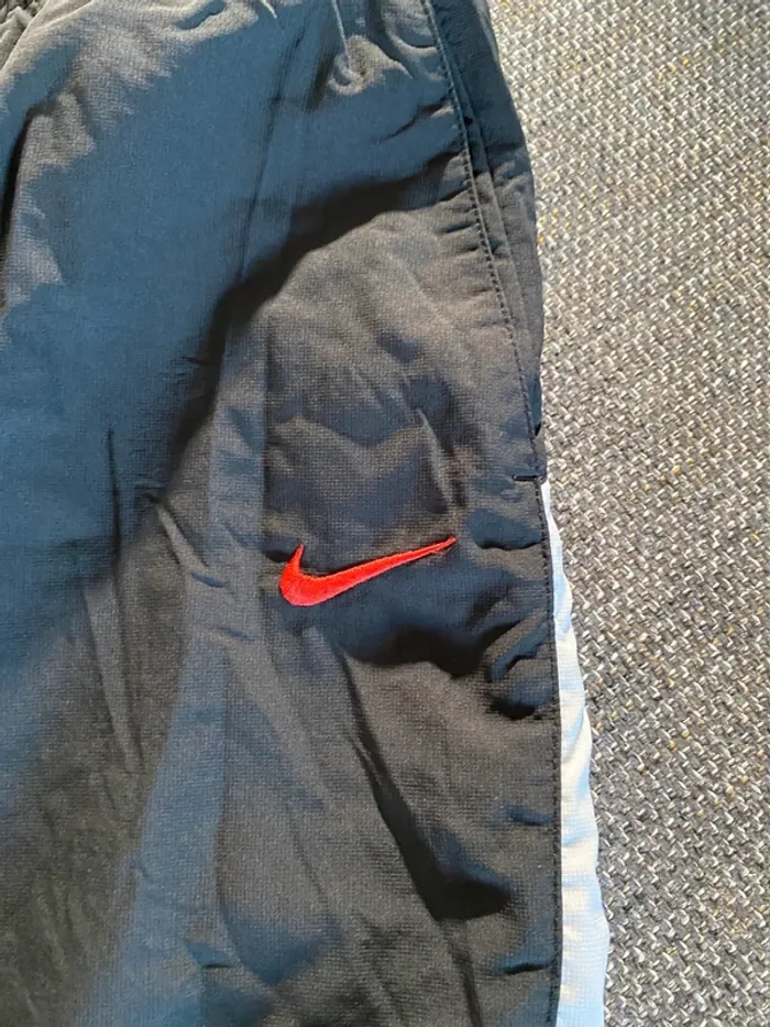 đ„ Bas de survĂȘtement Nike vintage â Trackpant noir â Taille L â Parfait Ă©tat - photo numĂ©ro 4
