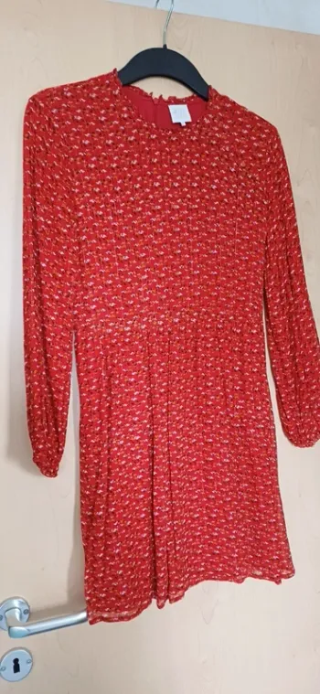 Robe courte et longues manches, taille 36 Karl Marc John.