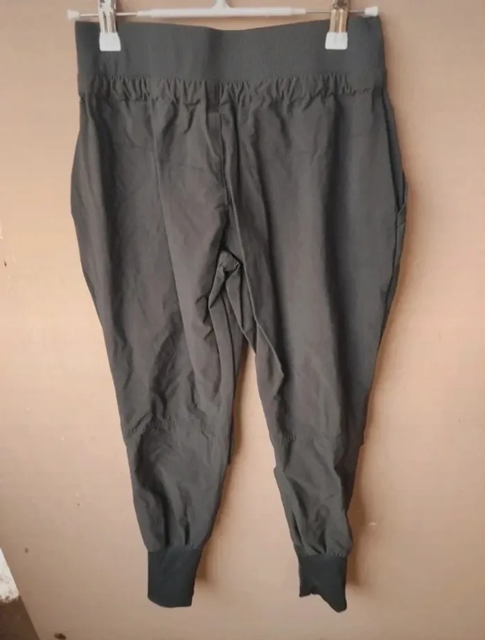 🔴Pantalon sport taille 36 - photo numéro 5