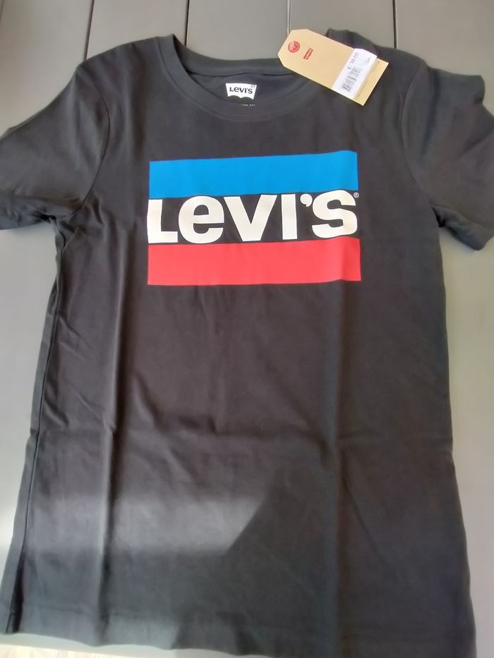 T.shirt noir 12 ans Levi's neuf - photo numéro 6