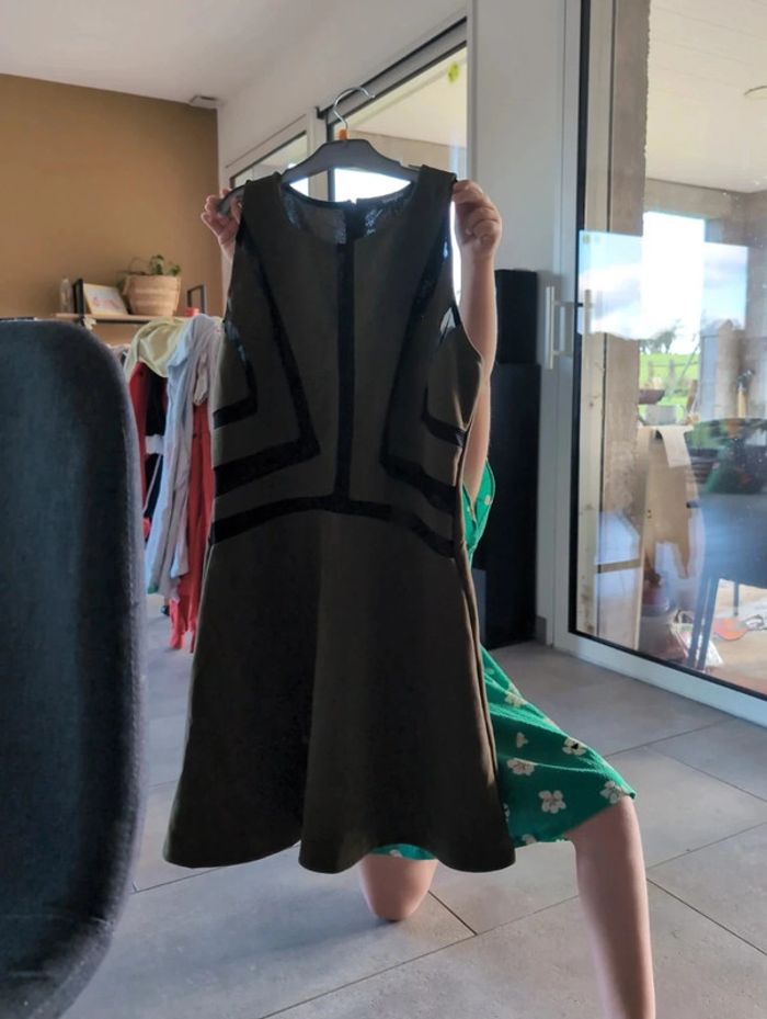 Robe kaki