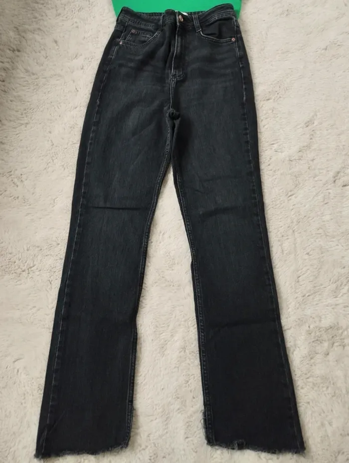 Jean évasé noir Zara 36 - photo numéro 2