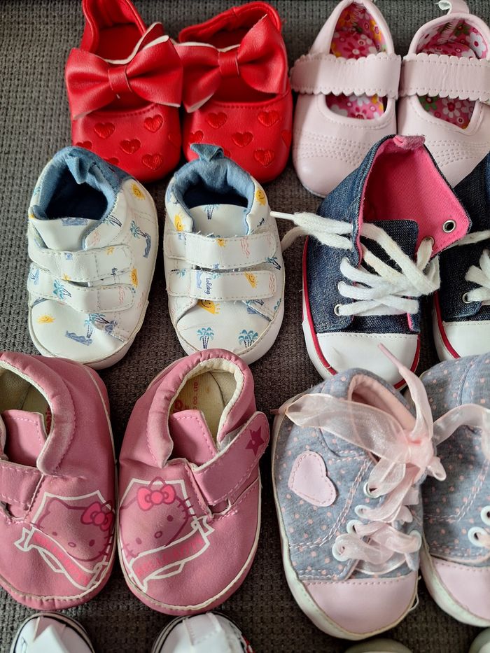 Lot de chaussures bébé taille 16/17 - photo numéro 6